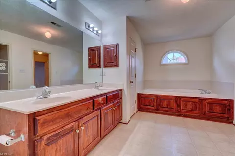 6 Troy Cir, Hampton, VA 23666 photo 27