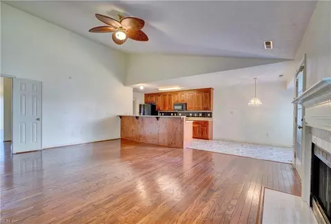 6 Troy Cir, Hampton, VA 23666 photo 13