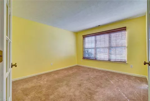 6 Troy Cir, Hampton, VA 23666 photo 10