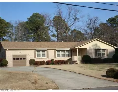 652 Kings Grant Rd, Virginia Beach, VA 23452