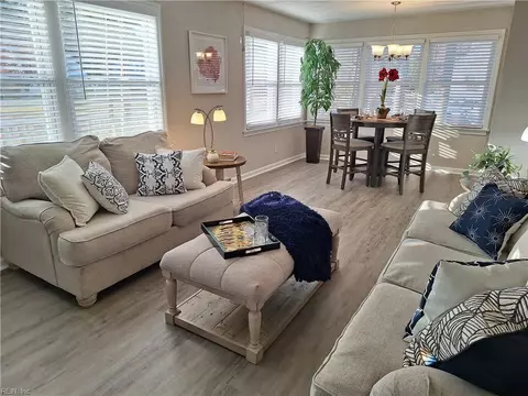 8136 Chesapeake Blvd, Norfolk, VA 23518