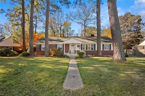 2001 Sterling Pt, Portsmouth, VA 23703