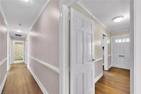 Entry Way - 465 Whealton Rd, Hampton, VA 23666 photo 5 of 6