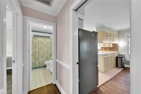Entry Way - 465 Whealton Rd, Hampton, VA 23666 photo 2 of 6