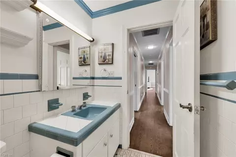 Entry Way - 465 Whealton Rd, Hampton, VA 23666 photo 3 of 6