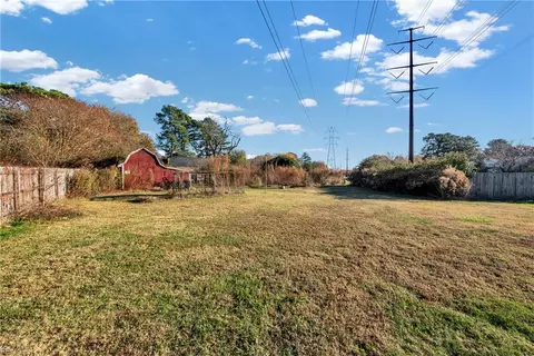 Exterior - 465 Whealton Rd, Hampton, VA 23666 photo 9 of 11