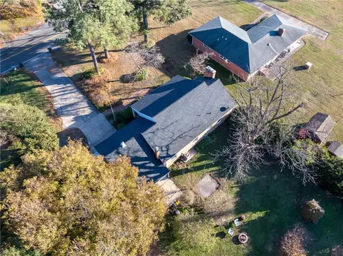View/Area - 465 Whealton Rd, Hampton, VA 23666 photo 2 of 5