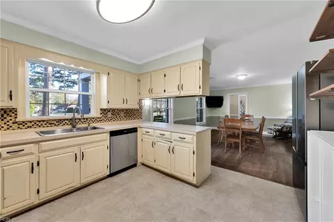 Kitchen - 465 Whealton Rd, Hampton, VA 23666 photo 5 of 5