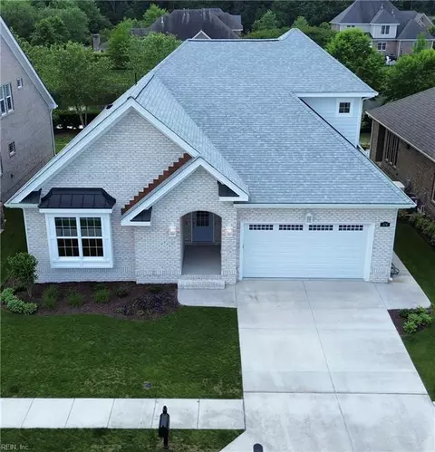 301 Lomond Loop #24, Chesapeake, VA 23322
