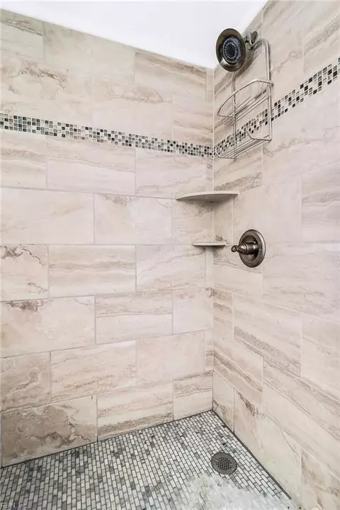 Bath - 9332 Morwin St, Norfolk, VA 23503 photo 5 of 5