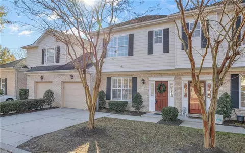 1533 Penton Mews, Chesapeake, VA 23320
