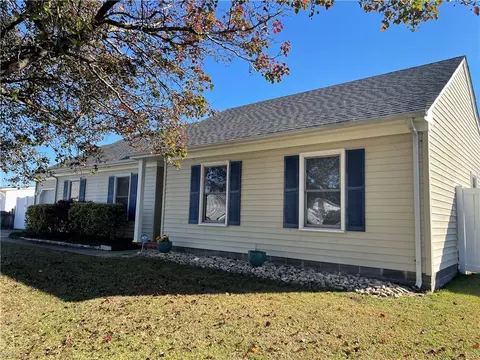 2705 Deerbrook Ct, Chesapeake, VA 23323