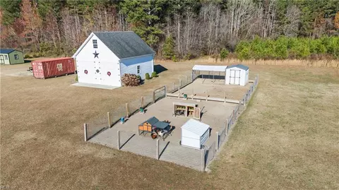 Exterior - 34379 Unity Rd, Zuni, VA 23898 photo 3 of 4