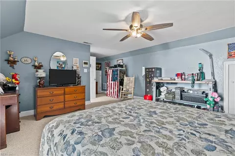 Bedroom - 34379 Unity Rd, Zuni, VA 23898 photo 4 of 7