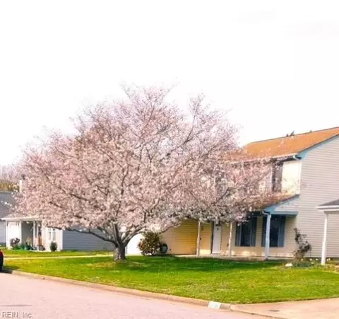 1712 Pathfinder Dr, Virginia Beach, VA 23454