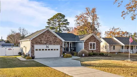 1207 Kansas St, Suffolk, VA 23434