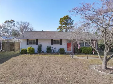 617 Dallas Ct, Hampton, VA 23669