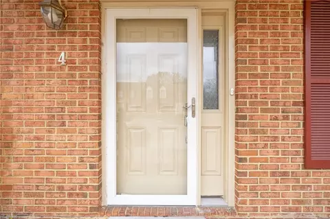 Entry Way - 4 Riverview Ct, Suffolk, VA 23434 photo 4 of 4