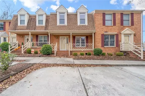 4 Riverview Ct, Suffolk, VA 23434