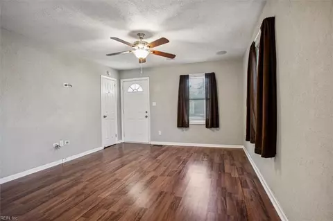 2 Brentwood Dr, Hampton, VA 23669 photo 6