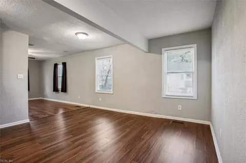 2 Brentwood Dr, Hampton, VA 23669 photo 9