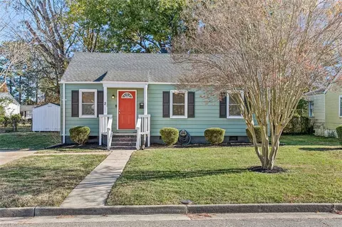 2 Brentwood Dr, Hampton, VA 23669