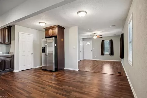 2 Brentwood Dr, Hampton, VA 23669 photo 10