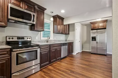 2 Brentwood Dr, Hampton, VA 23669 photo 14