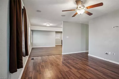 2 Brentwood Dr, Hampton, VA 23669 photo 8