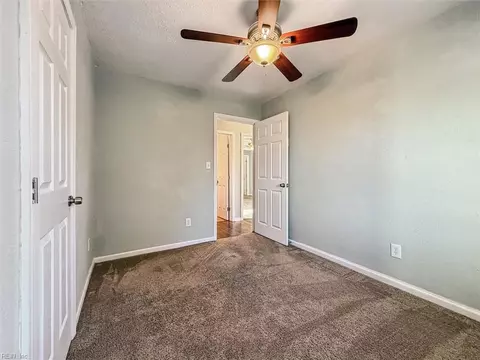 2 Brentwood Dr, Hampton, VA 23669 photo 25