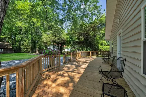 Exterior - 71 Beach Rd, Hampton, VA 23664 photo 5 of 6