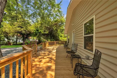 Exterior - 71 Beach Rd, Hampton, VA 23664 photo 6 of 6