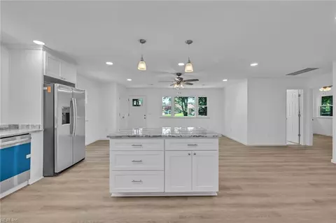 Kitchen - 71 Beach Rd, Hampton, VA 23664 photo 4 of 4