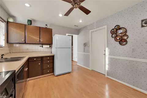 1 Denver Cir, Hampton, VA 23666 photo 12
