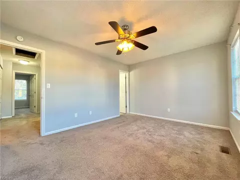 16 Saxony Pl, Hampton, VA 23669 photo 13