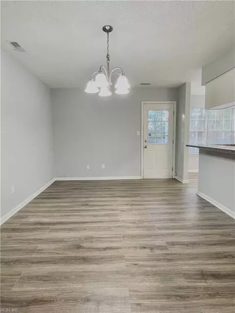 16 Saxony Pl, Hampton, VA 23669 photo 3