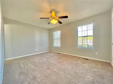 16 Saxony Pl, Hampton, VA 23669 photo 12