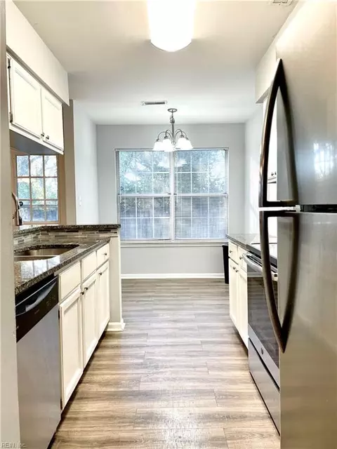 16 Saxony Pl, Hampton, VA 23669 photo 2