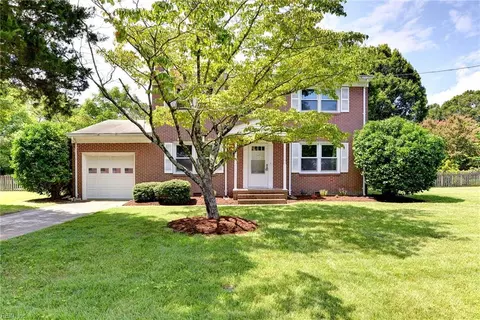 115 Yorkshire Dr, Yorktown, VA 23693