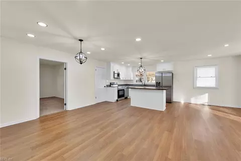 1315 Saxton Dr, Hampton, VA 23669 photo 8