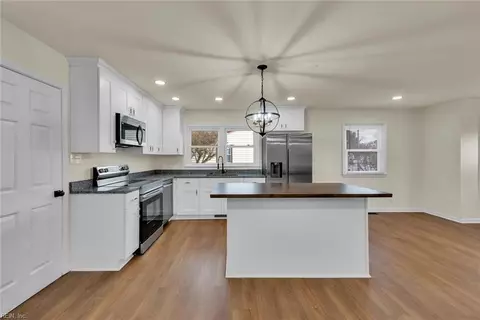 1315 Saxton Dr, Hampton, VA 23669 photo 14
