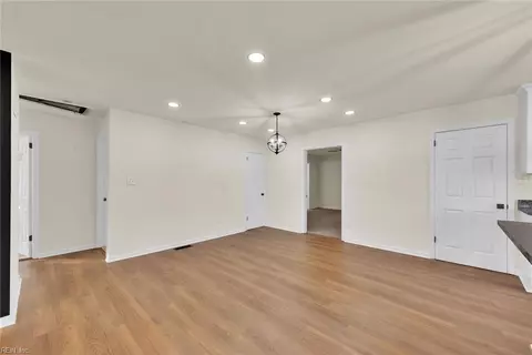 1315 Saxton Dr, Hampton, VA 23669 photo 10