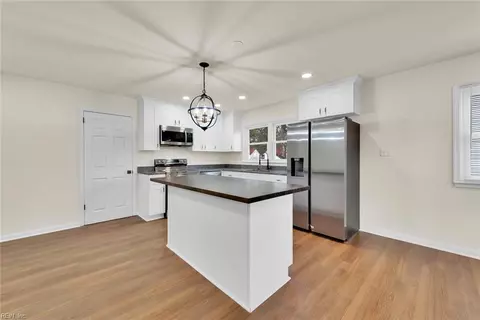 1315 Saxton Dr, Hampton, VA 23669 photo 11