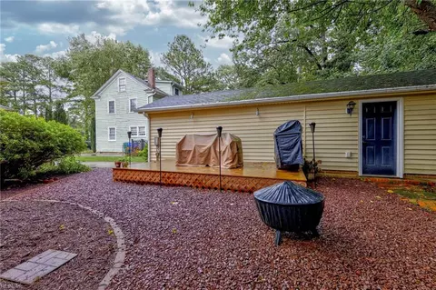 Exterior - 1003 Delaware Ave, Suffolk, VA 23434 photo 5 of 7