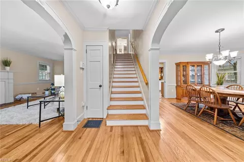 Entry Way - 1003 Delaware Ave, Suffolk, VA 23434 photo 2 of 6