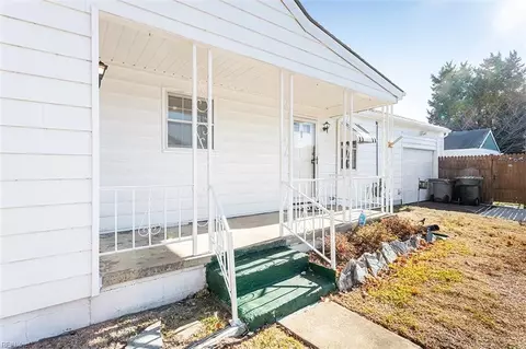 Exterior - 2100 E Pembroke Ave, Hampton, VA 23664 photo 4 of 8