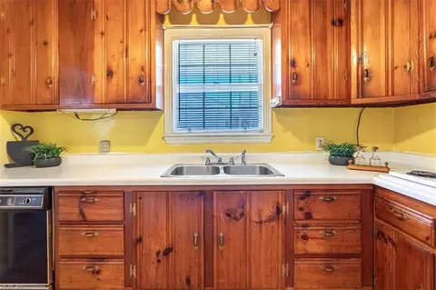 Kitchen - 2100 E Pembroke Ave, Hampton, VA 23664 photo 2 of 2