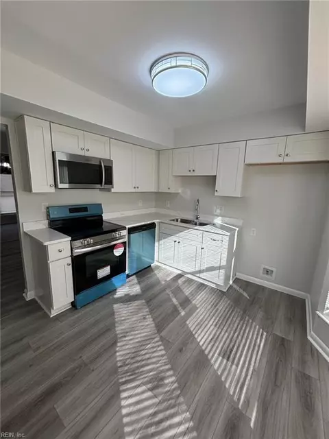 3724 Kingsmill Walk, Virginia Beach, VA 23452