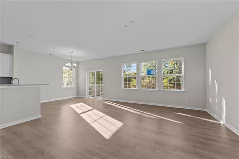 Living - 307 Freeman Dr, Hampton, VA 23666 photo 2 of 5