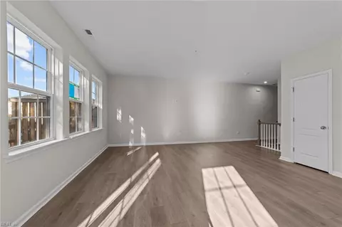 Living - 307 Freeman Dr, Hampton, VA 23666 photo 4 of 5